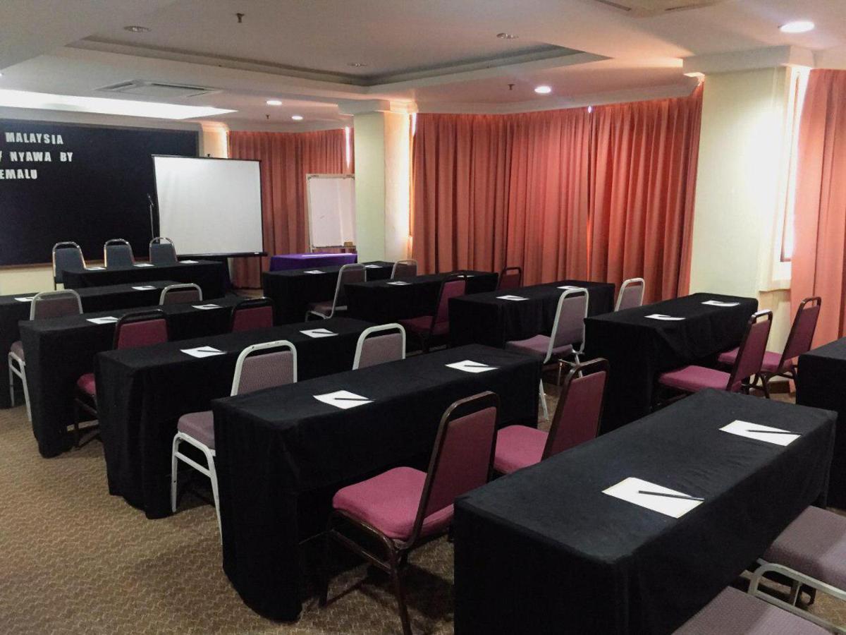 Hotel Grand Crystal Alor Setar Buitenkant foto
