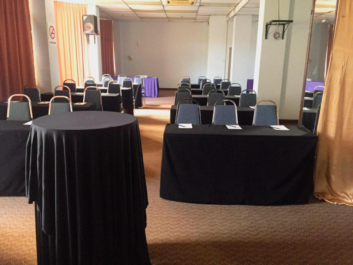 Hotel Grand Crystal Alor Setar Buitenkant foto
