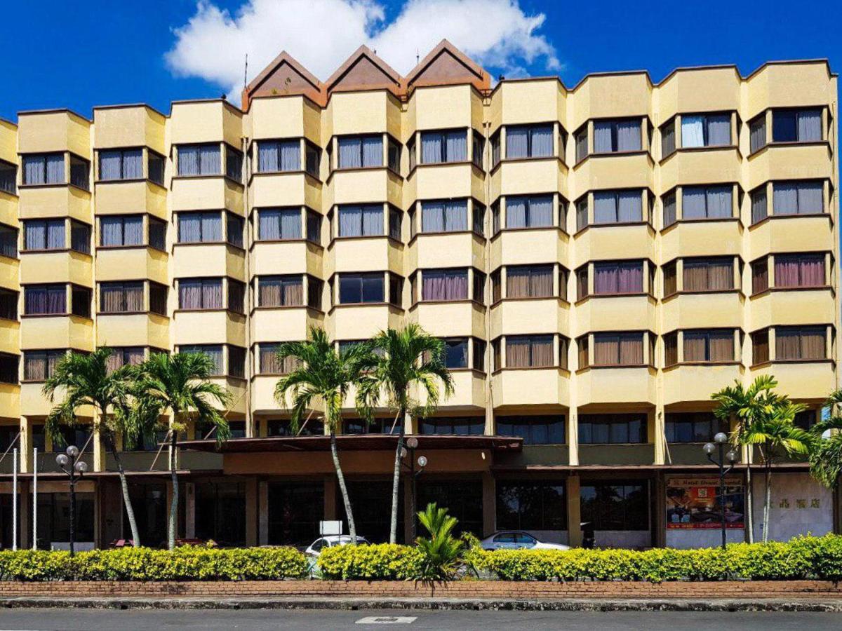 Hotel Grand Crystal Alor Setar Buitenkant foto