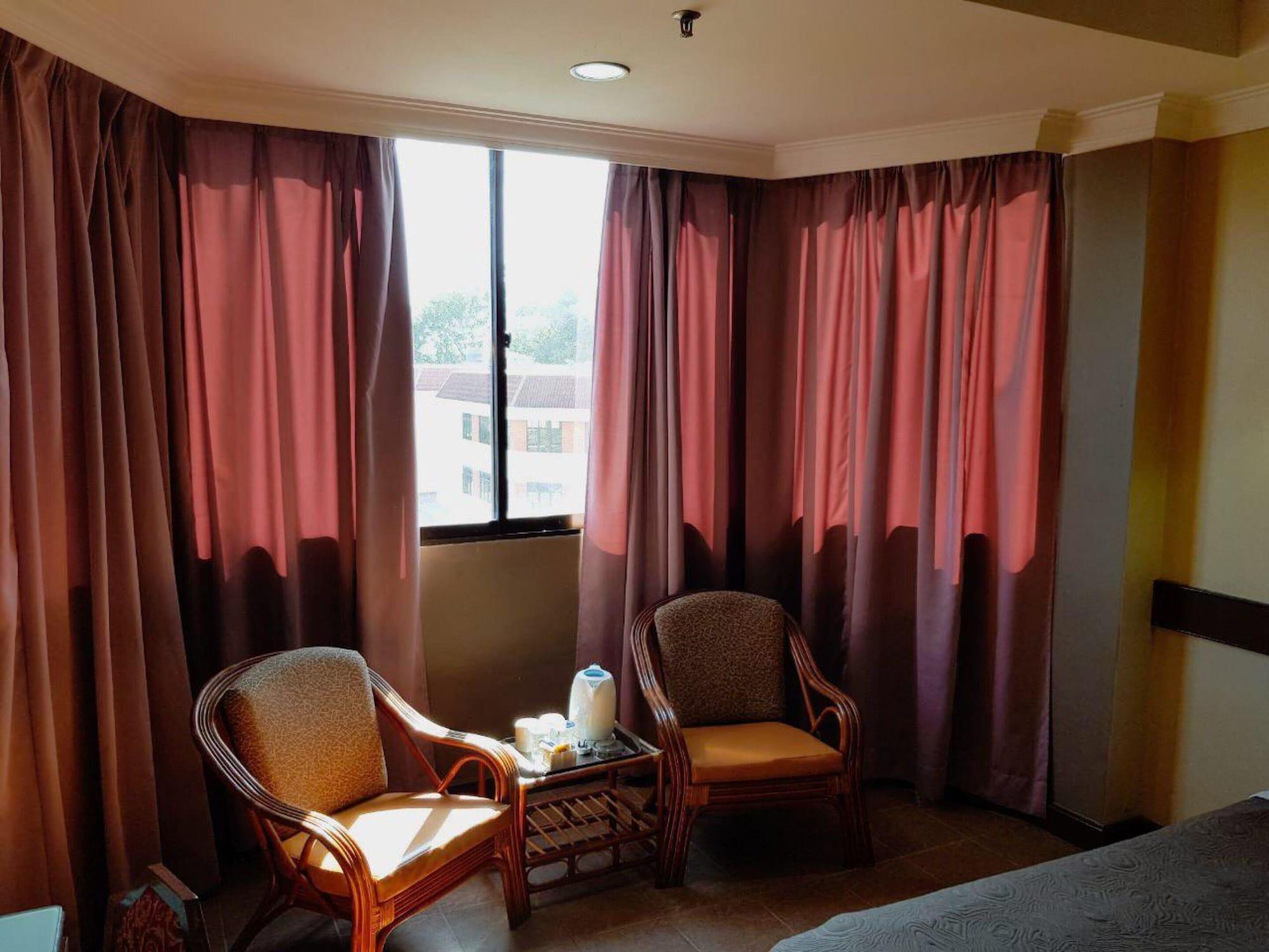 Hotel Grand Crystal Alor Setar Buitenkant foto