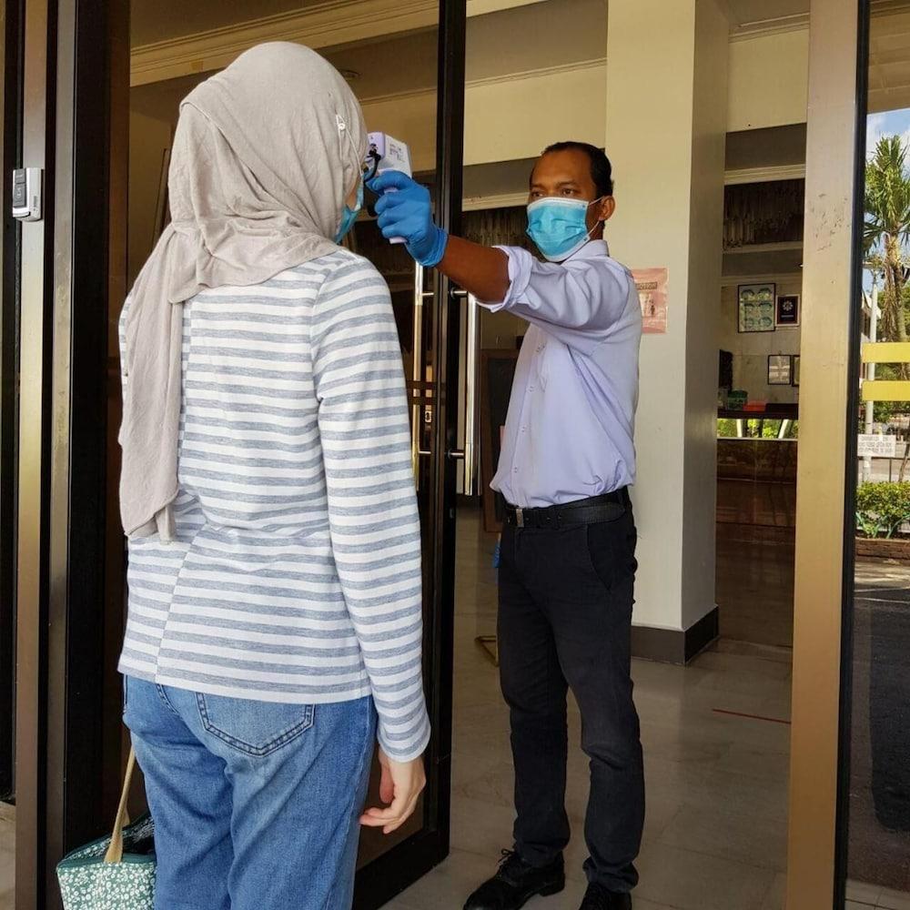 Hotel Grand Crystal Alor Setar Buitenkant foto