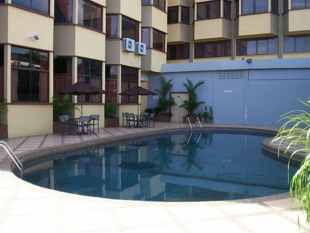 Hotel Grand Crystal Alor Setar Buitenkant foto