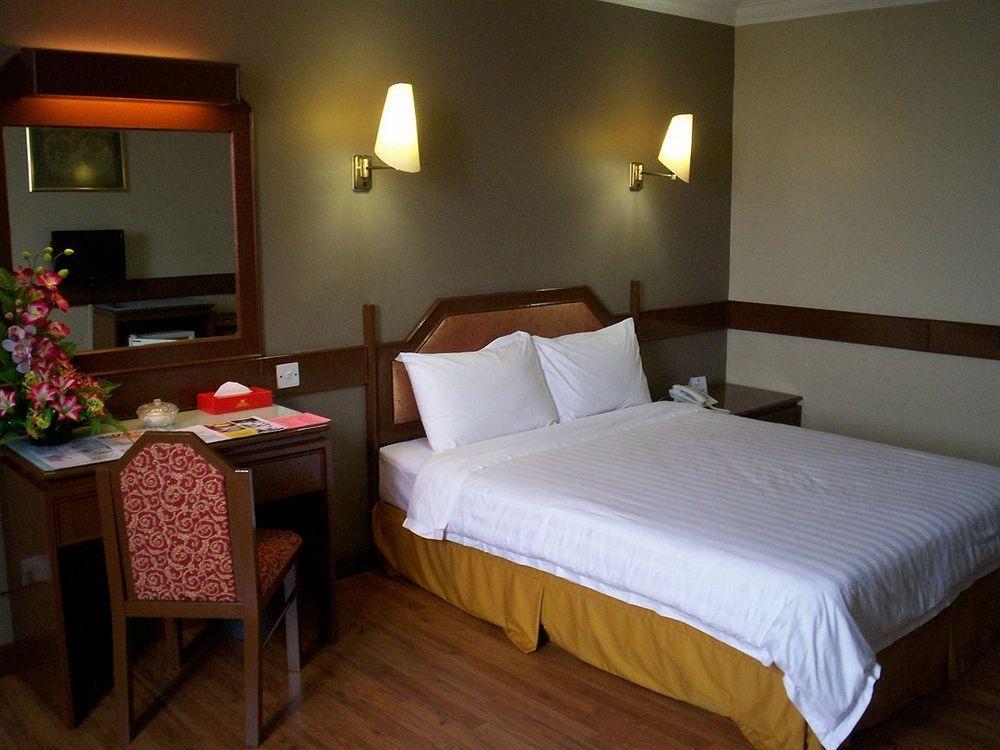 Hotel Grand Crystal Alor Setar Buitenkant foto