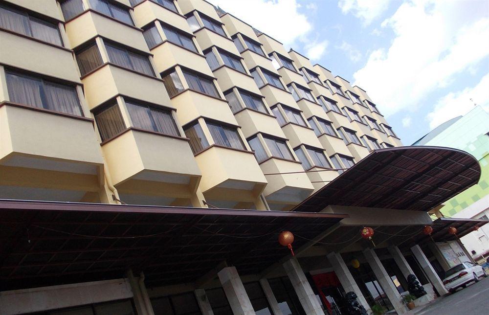 Hotel Grand Crystal Alor Setar Buitenkant foto