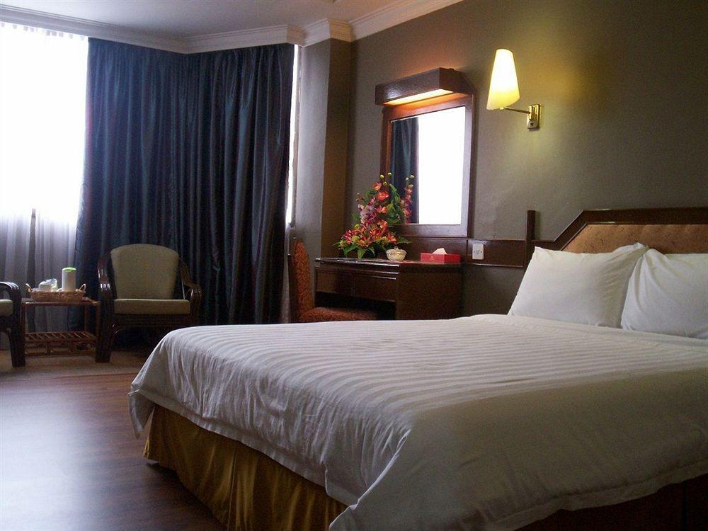 Hotel Grand Crystal Alor Setar Buitenkant foto