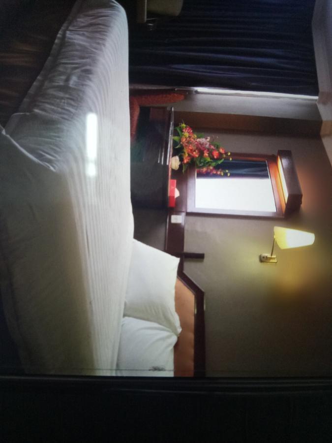 Hotel Grand Crystal Alor Setar Buitenkant foto
