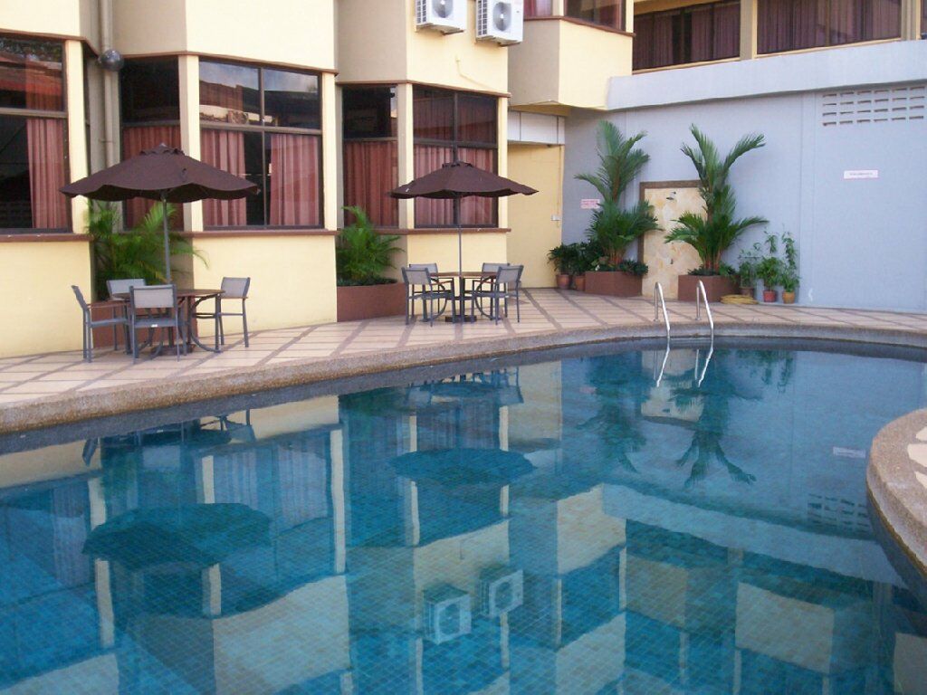 Hotel Grand Crystal Alor Setar Buitenkant foto